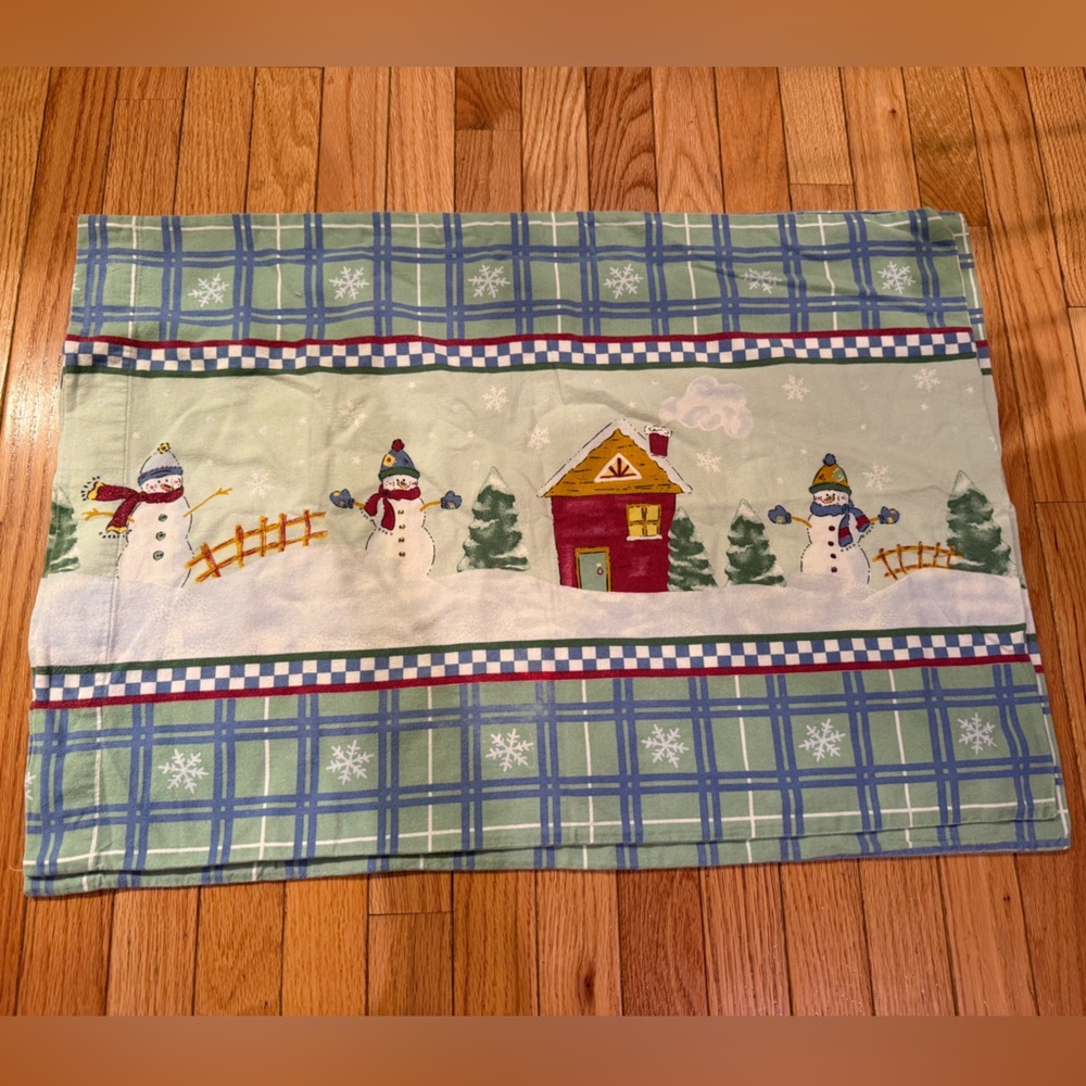VTG Festive Snowman Holiday Cotton Flannel Winter Cozy Clean Pillowcases